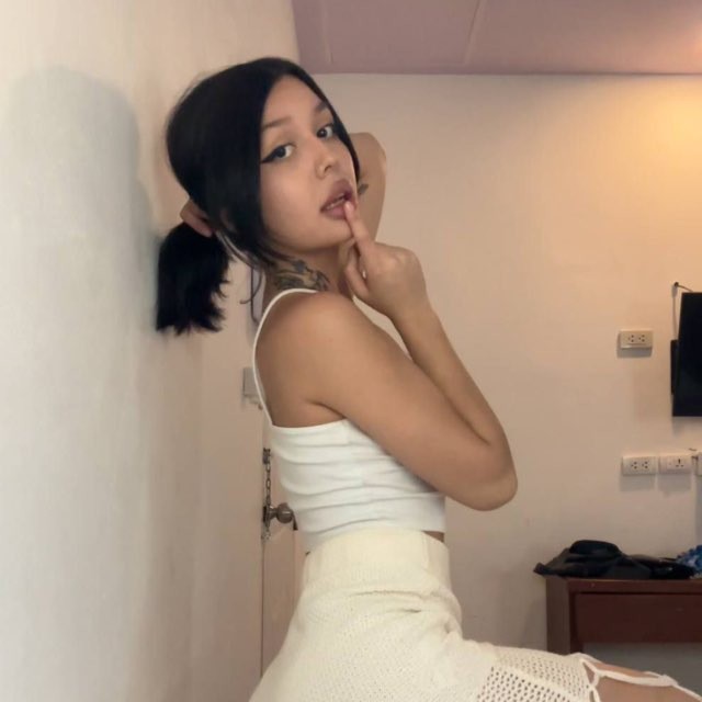 Люблю ласкать язычком член моя мокренькая писичка ждёт тебя. Украинка - изображение 1