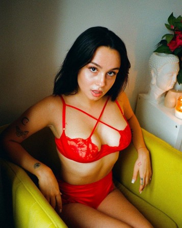 Хочу чтобы меня отлизали и в попку по.имели - изображение 1