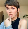 дуже активна в ліжку, запросить у гості чи приїде до вас