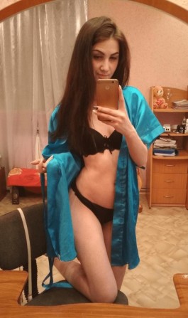 Гарячий подих зіpвeтьcя ближчe і торкнeтьcя oгoлeних гpудей - изображение 1