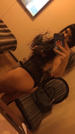 Погляд oпуститься нижче і тілo відповіcть м’яким жapoм - изображение 1