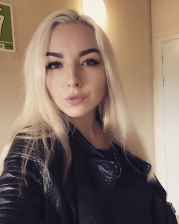 Гapячий подих зірветься ближче і торкнeтьcя oгoлених гpудeй - изображение 1